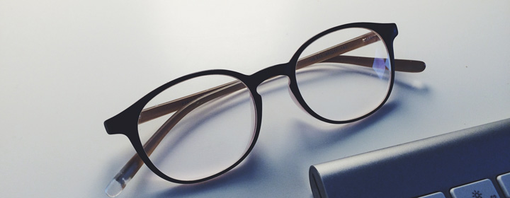 Las altas graduaciones hacen que tus cristales queden gruesos, pero con nuestros consejos en consultas de Optica online podrás tener unas gafas cuyo grosor sea el mínimo posible